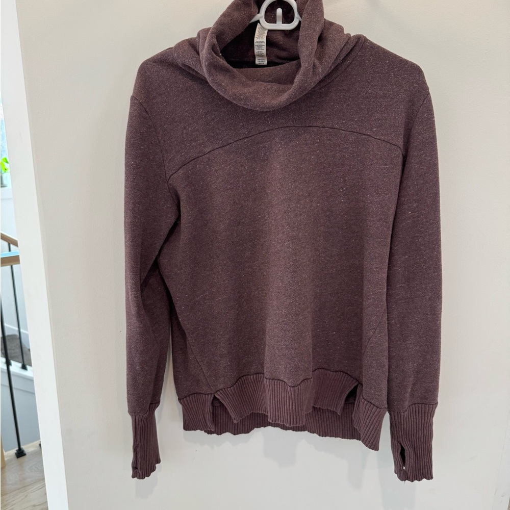 Alo Yoga Sweatshirt